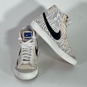 NEW Nike Blazer Mid '77 Boys' Grade School size 5Y